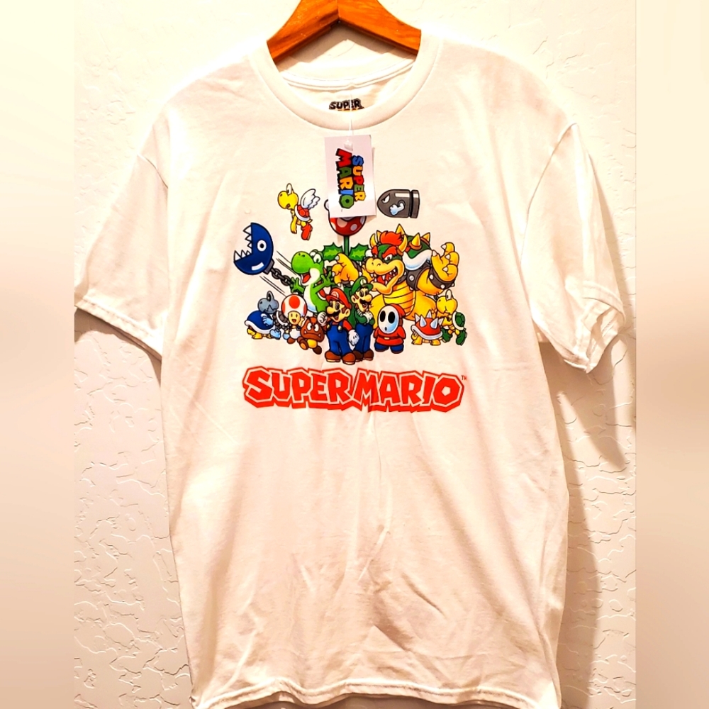 Nintendo Super Mario T-Shirt Men's Size Medium.